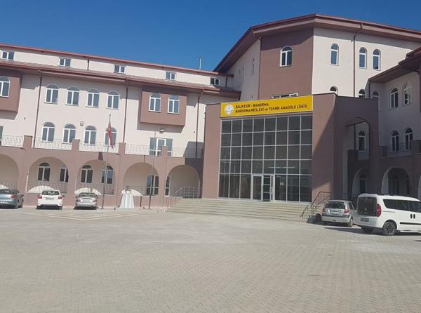 Bandırma Mesleki ve Teknik Anadolu Lisesi Fotoğrafı